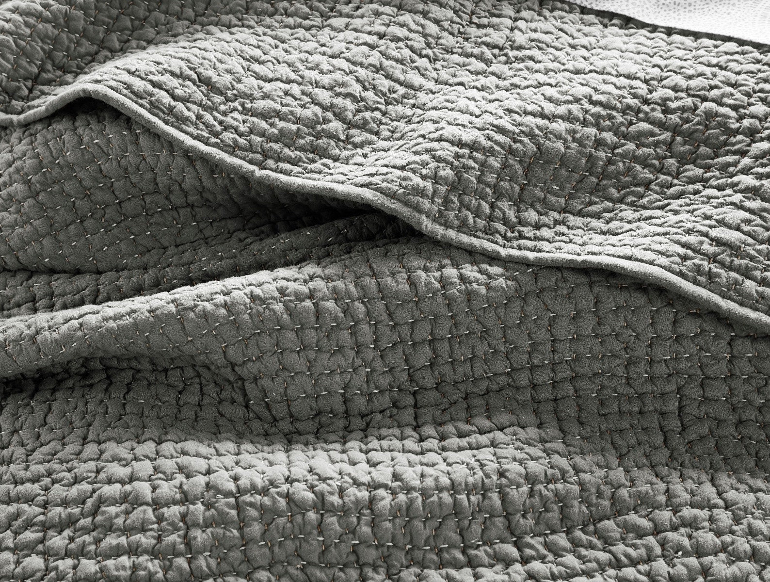 Pebbled Handstitched Organic Quilt | Coyuchi x Avocado Mattress