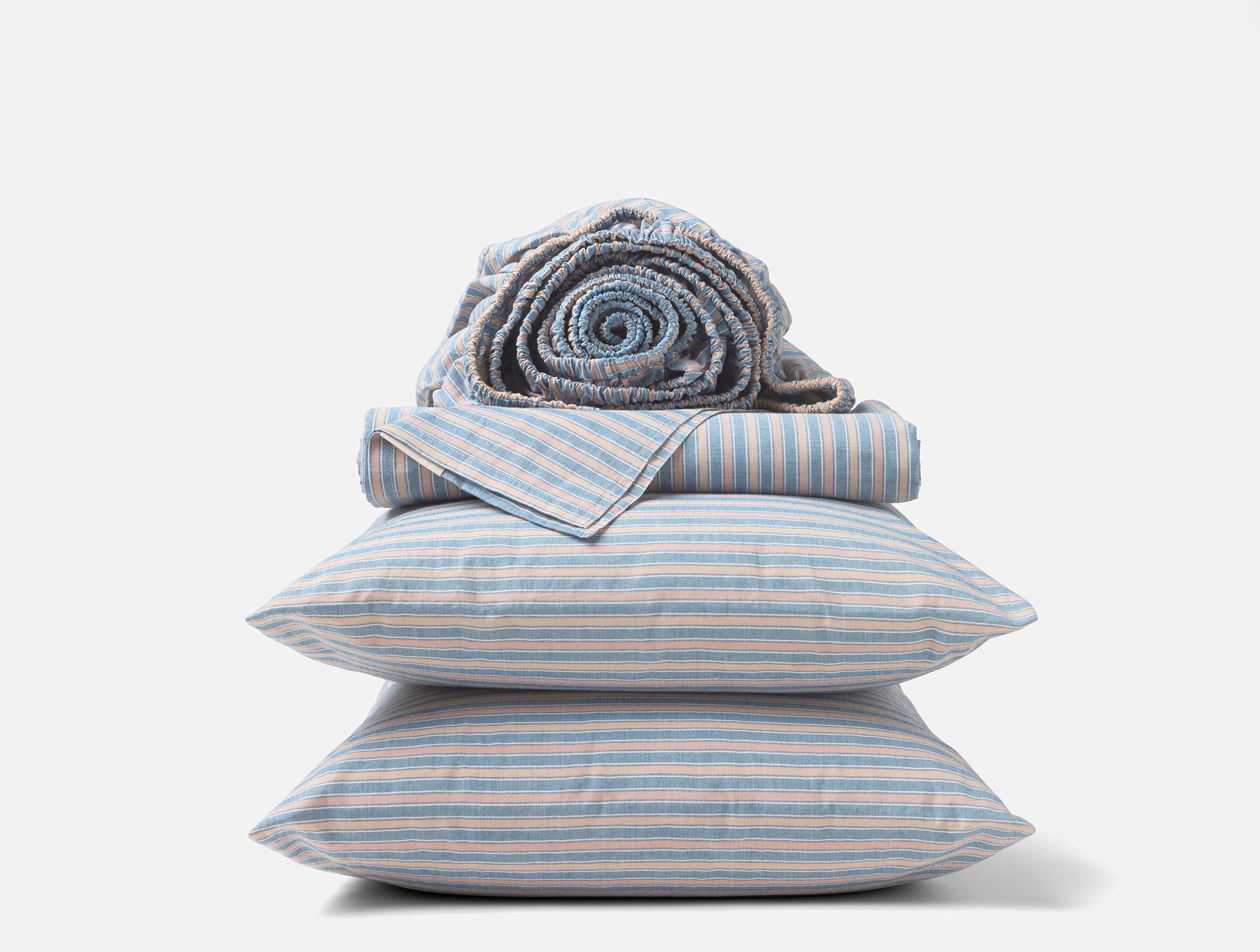 Coyuchi Crinkled Percale Fitted Sheet - Thumbnail 2